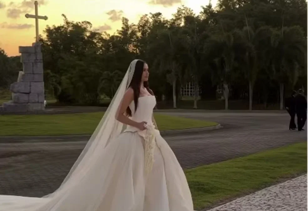 Juliette e Kaique Cerveny celebram casamento em capela de castelo no Recife