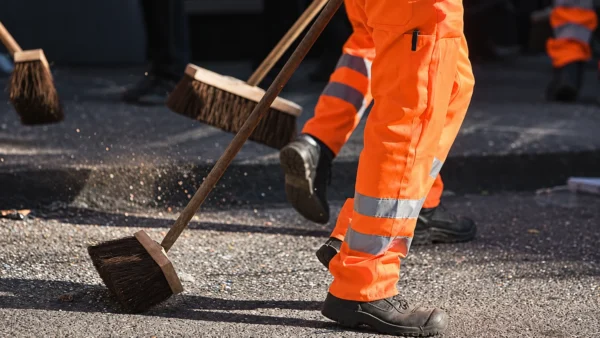 Fim da escala 6×1 pode afetar limpeza urbana e serviços públicos em Minas; entenda