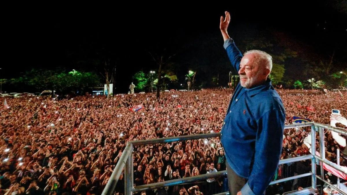 Lula completa 81 anos após reeleição e bate recorde como presidente mais velho do Brasil