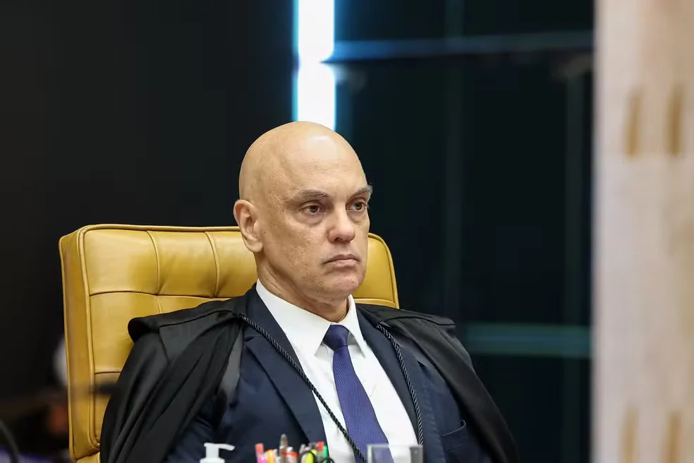 Suspeita de alteração em dados do celular de Vorcaro pode beneficiar Alexandre de Moraes