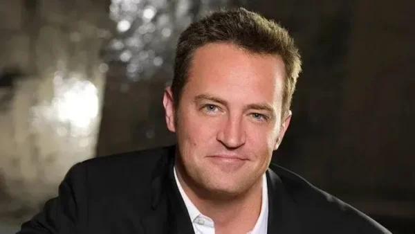Irmã de Matthew Perry relata encontro paranormal com ator durante funeral em 2023