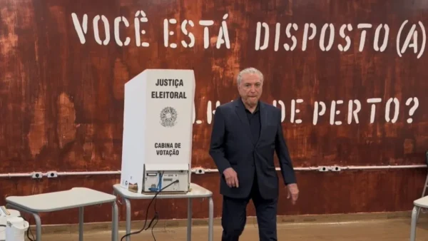 Michel Temer vota em São Paulo e defende pacificação do país após o segundo turno
