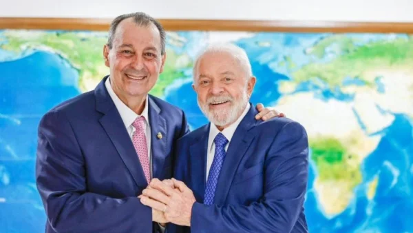 Lula liga para Omar Aziz após vitória e marca reunião em Brasília