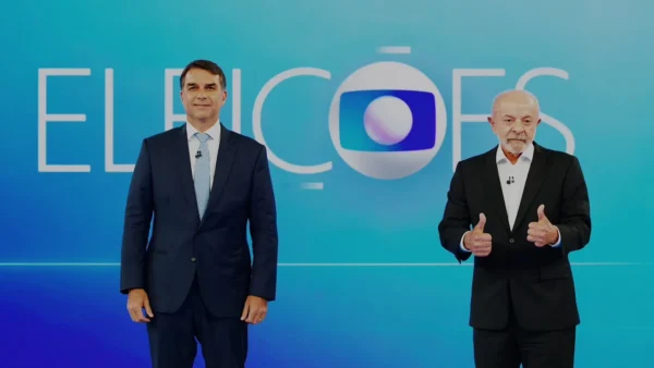 No 1º bloco do debate, Lula e Flávio discutem obras, salário mínimo e impostos