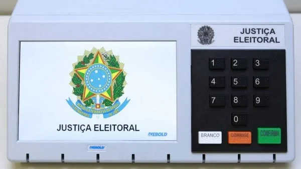 E-Título registra mais de 1 milhão de justificativas até as 9h deste domingo (25)