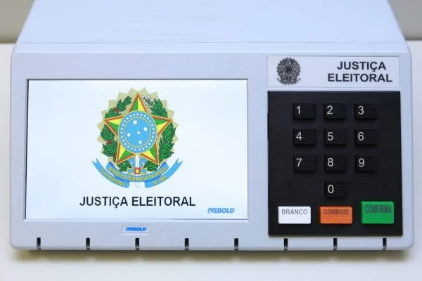 E-Título registra mais de 1 milhão de justificativas até as 9h deste domingo (25)