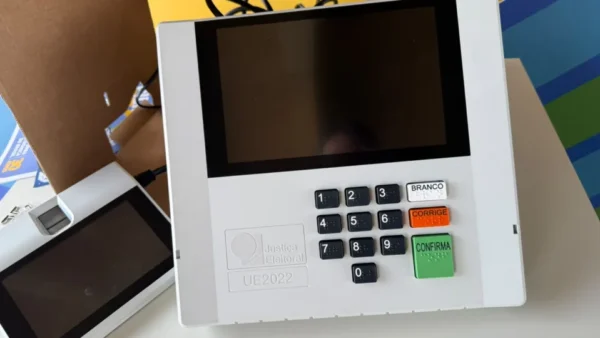 TRE-DF envia quase 7 mil urnas para locais de votação no segundo turno