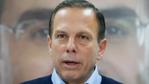 Após apoiar Flávio Bolsonaro, João Doria reconhece vitória de Lula