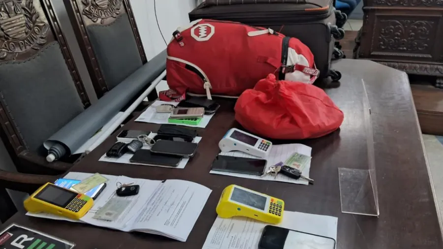 Falsos motoristas são presos por ameaçar passageiros e cobrar o triplo em SP