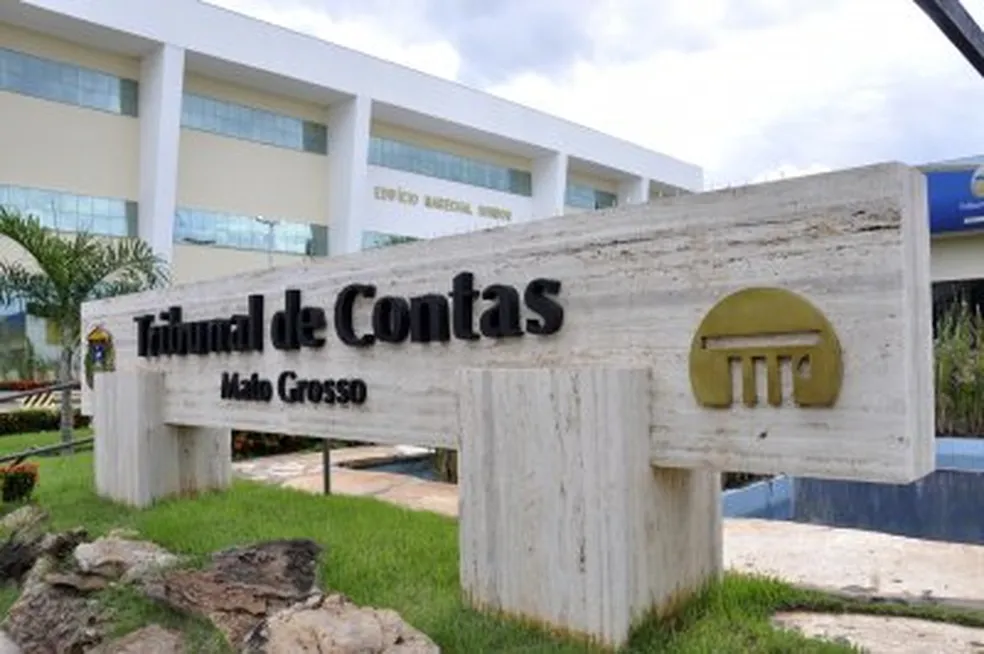 Vinhos, relógios de luxo e euros: veja o que a PF apreendeu em operação no TCE-MT