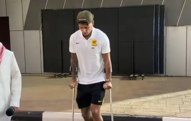 Richard Ríos do Al-Ittihad sofre grave lesão e preocupa Colômbia