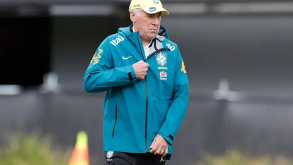 Ancelotti convoca seleção com renovação para amistosos