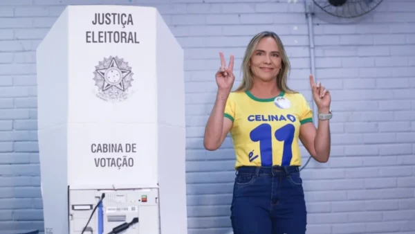 Celina Leão vota com Michelle Bolsonaro e Bia Kicis no Lago Norte, em Brasília