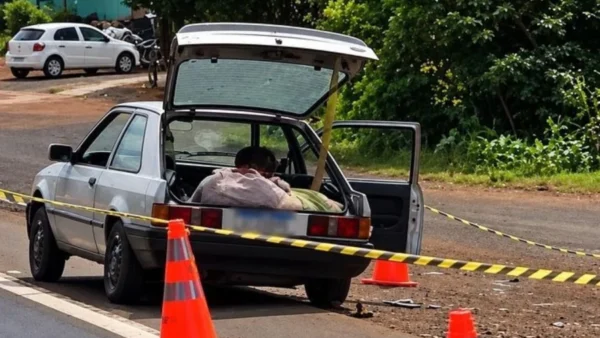 Corpo esquartejado em carro pode ter ligação com tribunal do crime no Paraná