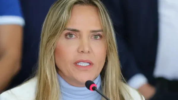 Celina Leão tem 57,8% e Leandro Grass 42,2% com 10% das urnas apuradas no DF