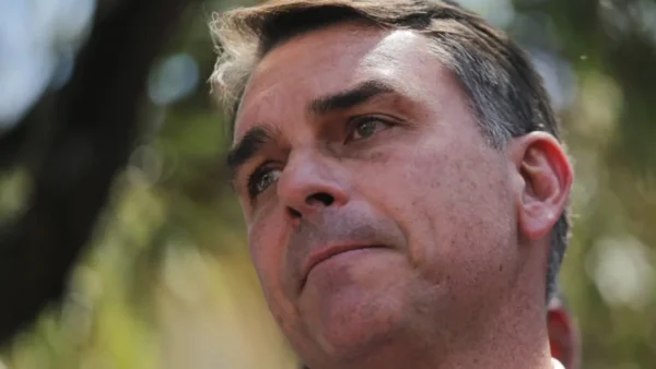 Derrota de Flávio Bolsonaro não encerra investigações; veja o que acontece agora