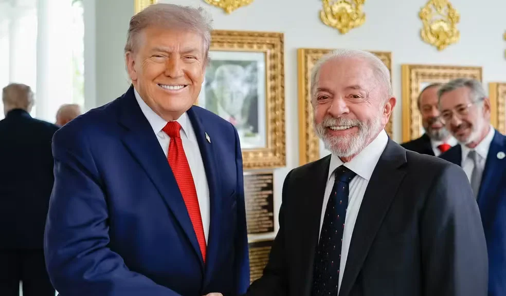 Trump pode não reconhecer reeleição de Lula após polêmica sobre horário de votação