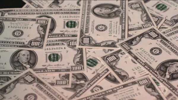 Dólar dispara após resultado eleitoral e aumenta tensão nos mercados brasileiros
