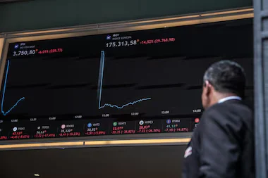 Ibovespa cai mais de 13% e dólar fecha a R$ 5,40 após reeleição de Lula