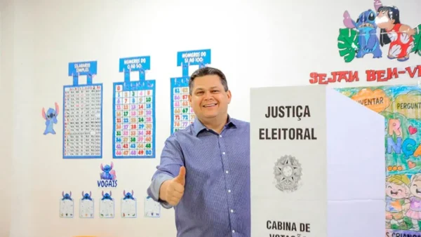 Davi Alcolumbre vota no Amapá, pede respeito e reforça união no segundo turno