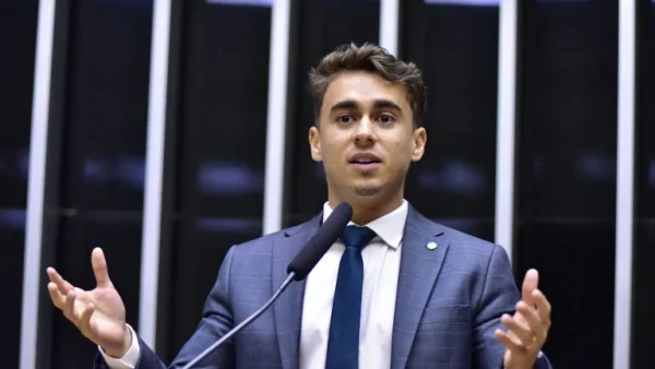 Nikolas Ferreira critica projeto do PT sobre discriminação política: “Chamar petista de jumento vai te levar para a cadeia”