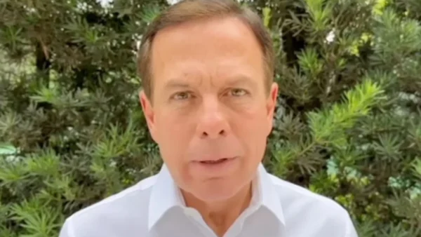Após romper com Jair Bolsonaro, João Doria declara apoio a Flávio no segundo turno