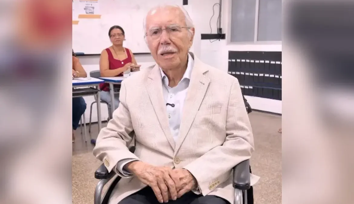 José Sarney participa da votação aos 96 anos e celebra trajetória democrática do país