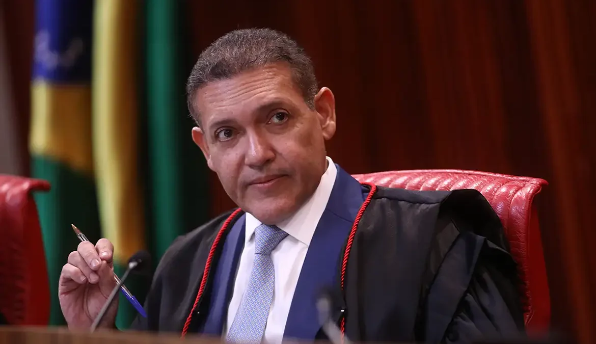 Após Flávio alegar fraude, presidente do TSE reafirma segurança das eleições de 2026