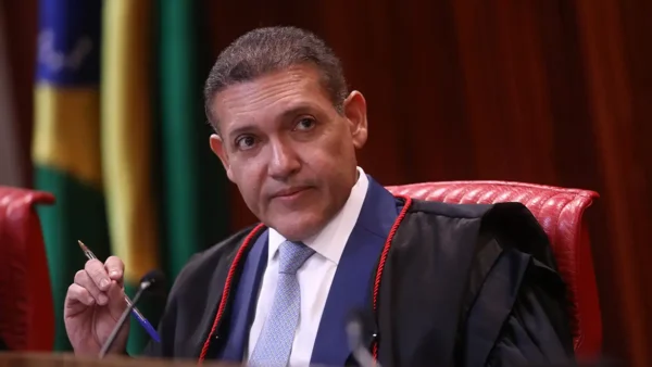Após Flávio alegar fraude, presidente do TSE reafirma segurança das eleições de 2026