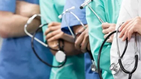 Saúde do DF convoca mais de 150 médicos temporários; veja o prazo para entrega de documentos