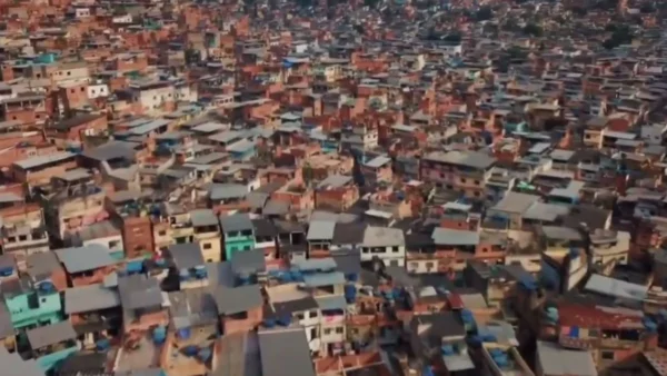 Criança é baleada durante comemoração no Complexo da Penha, no Rio