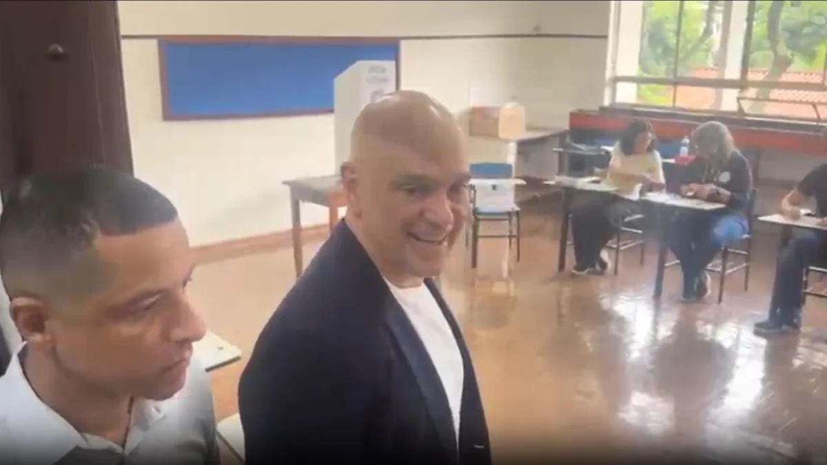 Alexandre de Moraes brinca sobre risco de rebaixamento do Corinthians antes de votar em SP