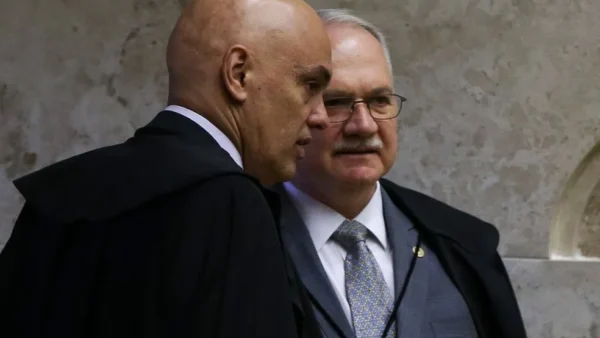 Fachin arquiva pedido contra Moraes e esposa envolvendo contrato de R$ 130 milhões no caso Master