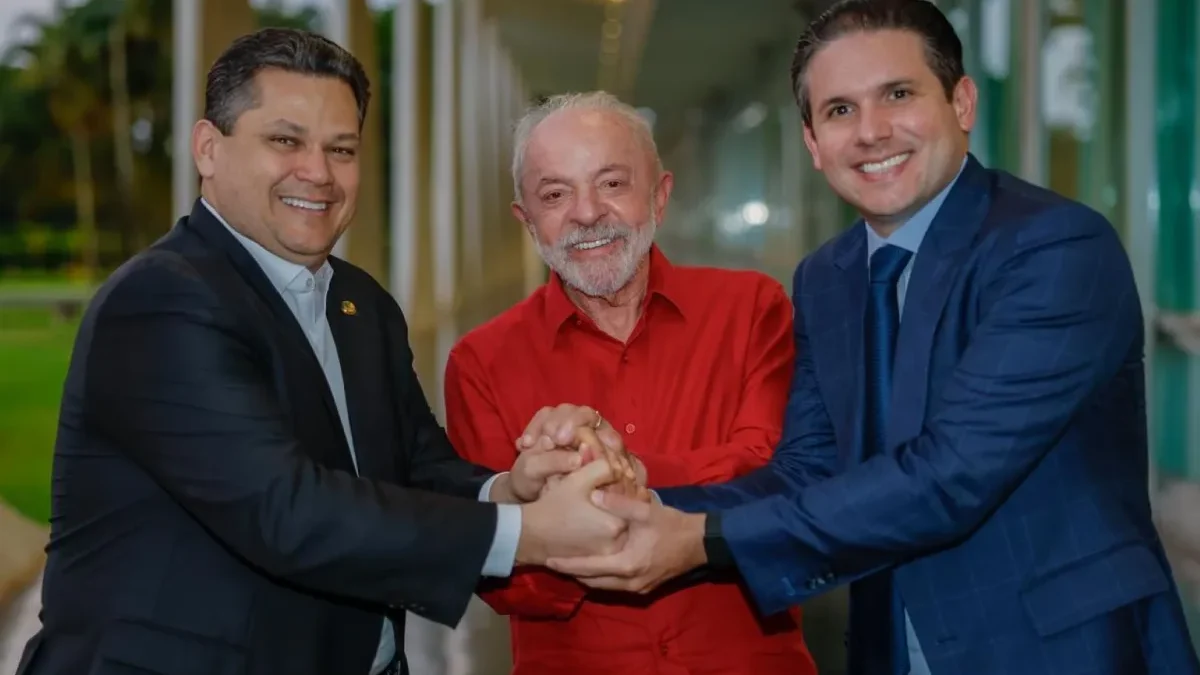 Lula publica foto com Hugo Motta e Alcolumbre após reunião no Alvorada