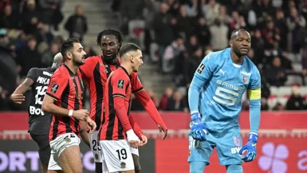 Nice abre 3 a 1 sobre o Rennes com gols de Elye Wahi e Jonathan Clauss