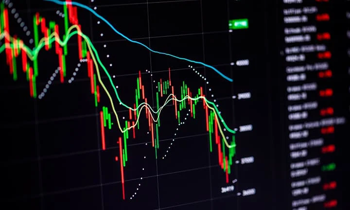 Bolsa cai de novo após tombo histórico; entenda por que o mercado ainda teme o governo Lula