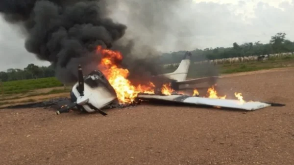 Piloto incendeia avião após ação da FAB e morre em confronto policial em Mato Grosso
