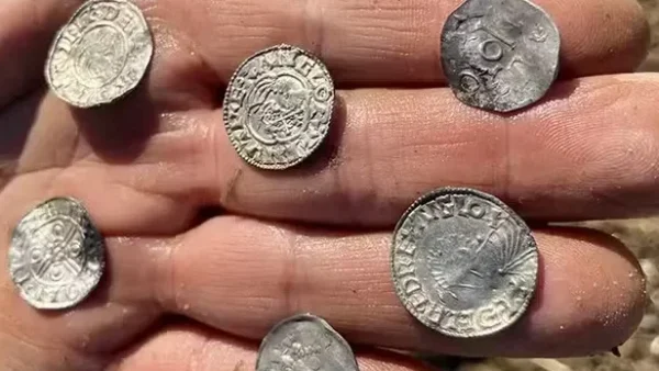 Moeda raríssima da Era Viking é encontrada na Noruega e intriga arqueólogos
