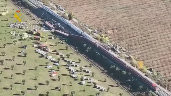 VÍDEO: Colisão de trens deixa 64 mortos na Espanha; Brasil lamenta tragédia ferroviária