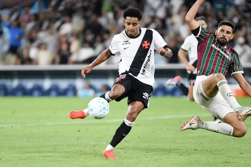 Vasco prepara Brenner e Marino como titulares para clássico contra o Flamengo