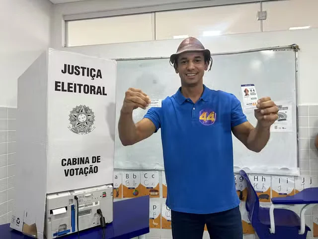 Allyson Bezerra vota em Mossoró na disputa pelo governo do RN neste segundo turno